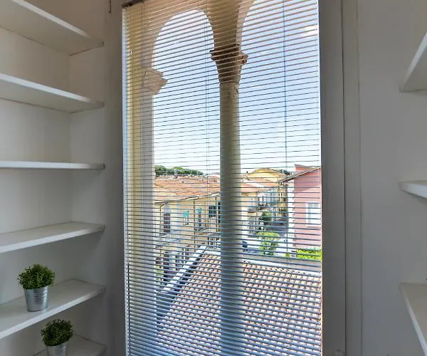 Torre Della Darsena * Viareggio