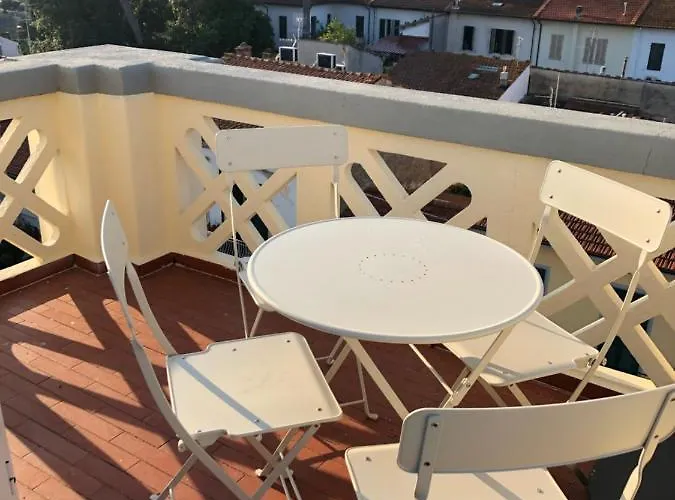 Torre Della Darsena Viareggio